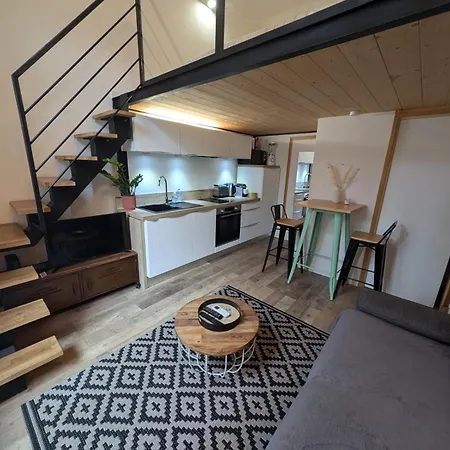 Centre - Superb With Mezzanine *