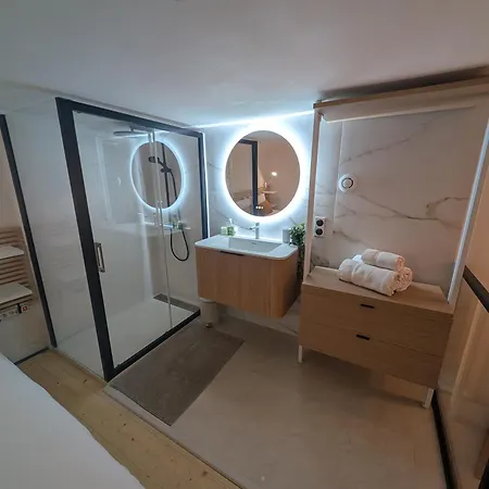 Appartement Centre - Superb With Mezzanine *